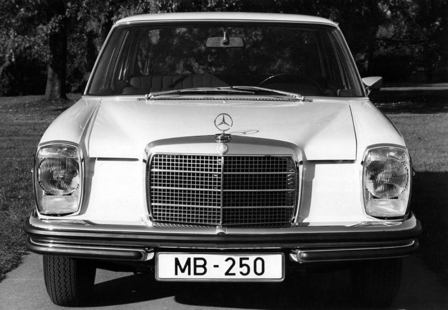  Mercedes-Benz 250 1967 года  (фото 4 из 7)